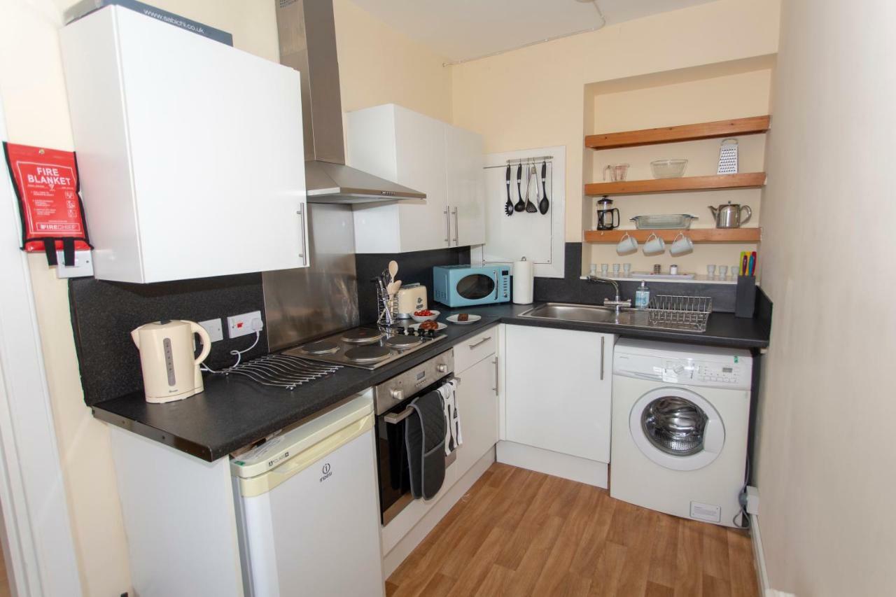 Spacious 2 Bed Apartment In The Heart Of Old Town Единбург Екстериор снимка
